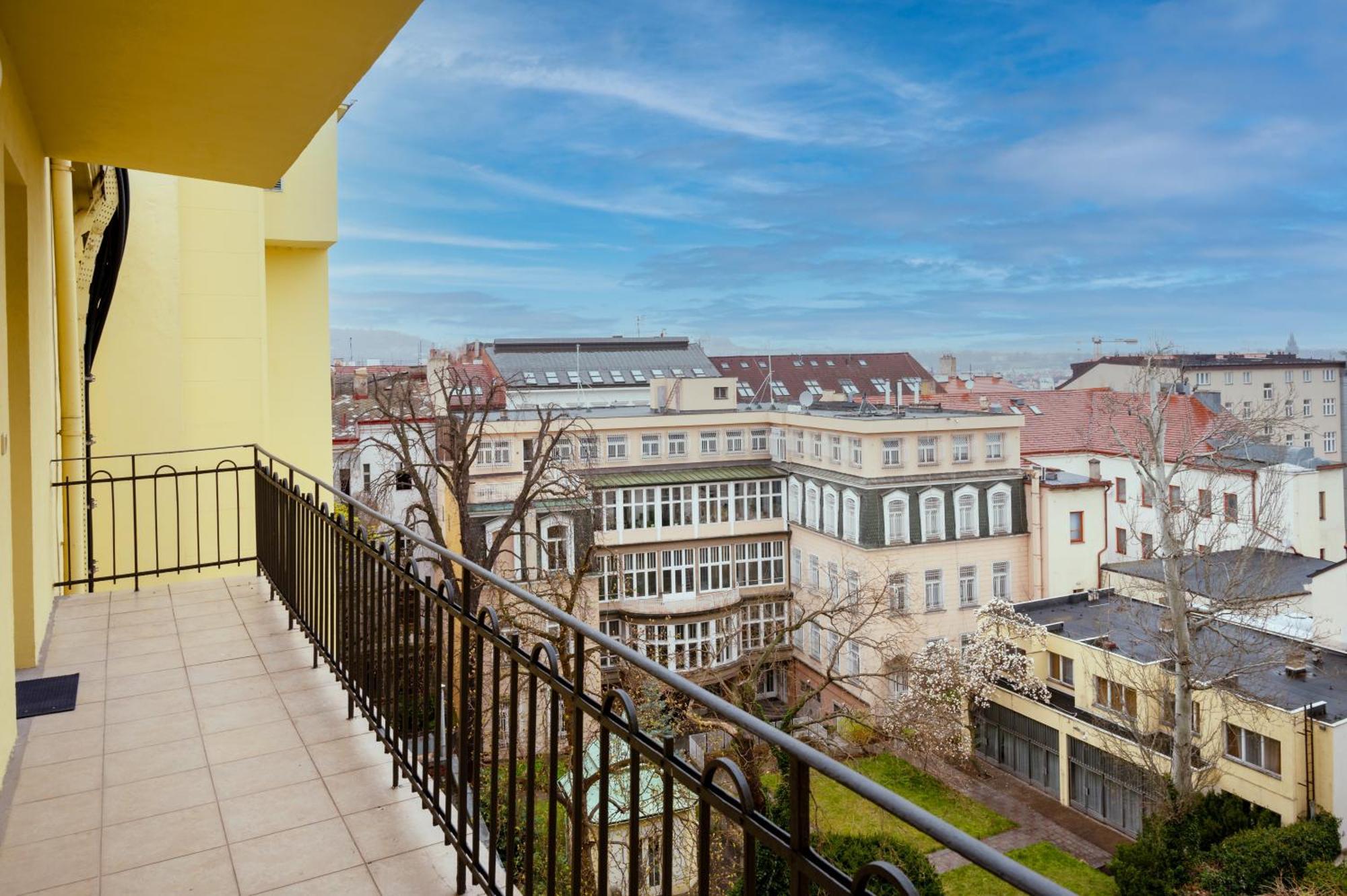 Palace Petrarca Praga Exterior foto